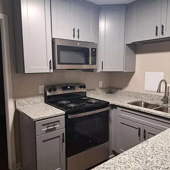140 Prentice Pl #H — Photo 4