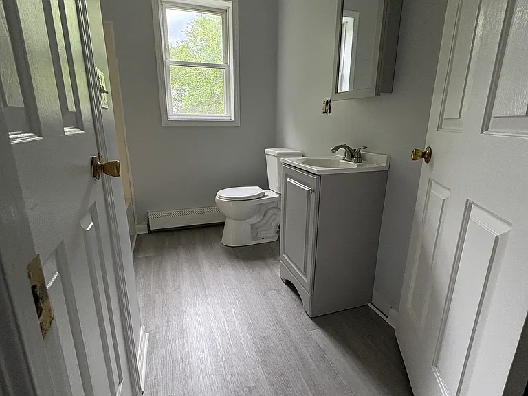 254 Saratoga Ave — Photo 16