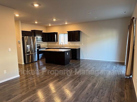 4th image of 6500 Hornet Cir NE