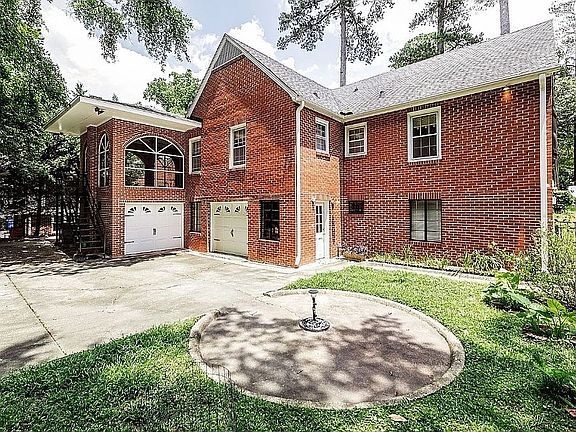 5th image of 703 Glenwood Dr