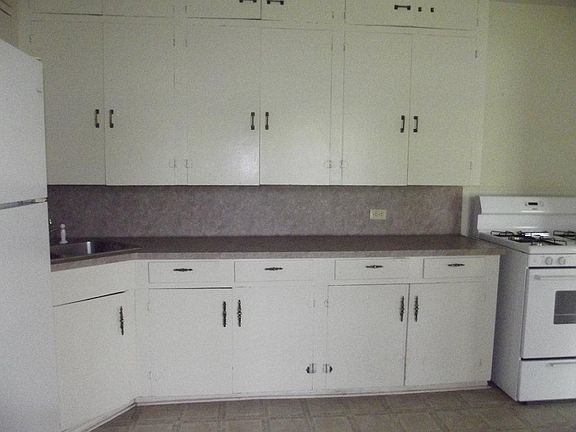 3rd image of 1106 E Easy Ave