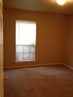 3rd image of 210 Adams St