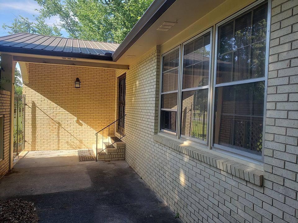 1st image of 509 8th Ave NE