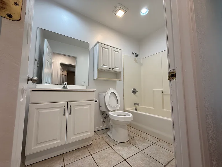 1226 E Rosebrier St — Photo 10