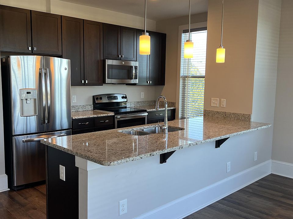 1st image of 700 Finsbury St #406-1