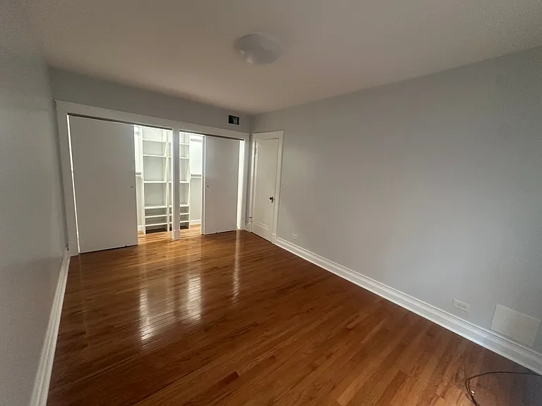 2310 W Farwell Ave #2W — Photo 8