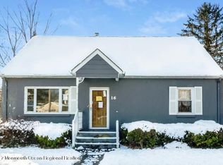 16 Pine Ave, Freehold, NJ 07728