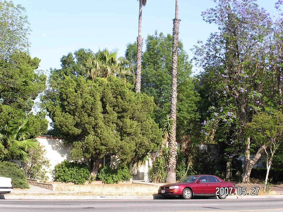 2nd image of 10822 Reseda Blvd