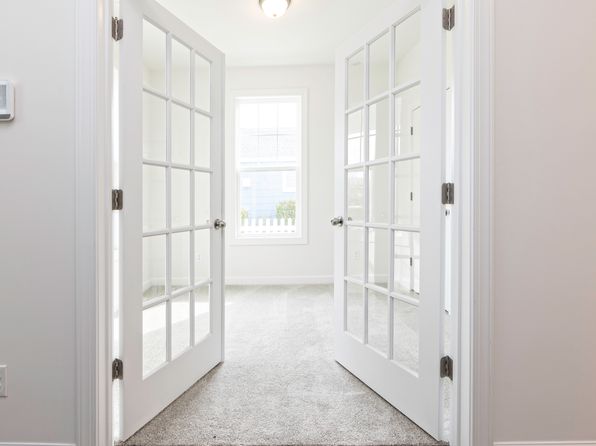 virginia-beach-virginia-446748317 picture