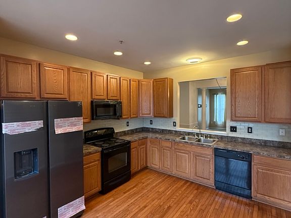 2nd image of 3741 Bedford Dr #1