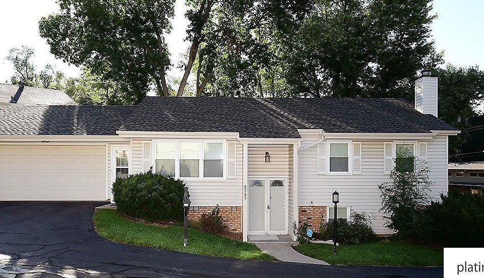 1st image of 2325 S 119th Plz