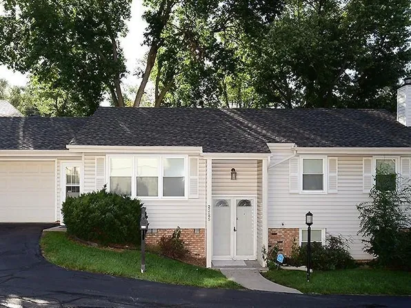 2325 S 119th Plz, Omaha, NE 68144