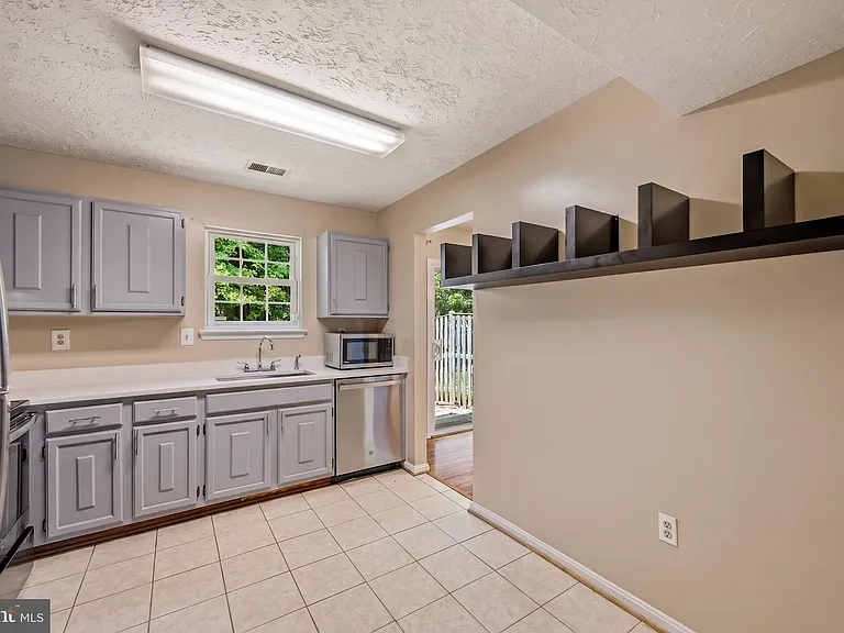 16 Meadowside Ct — Photo 20