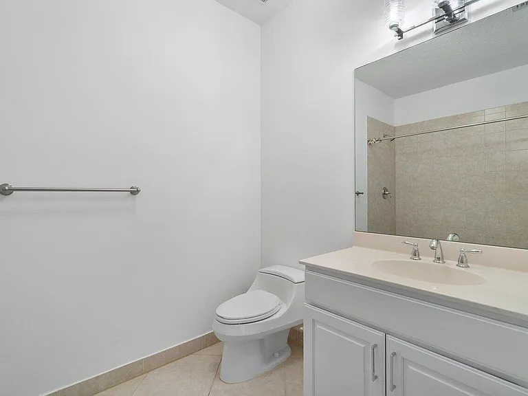 4886 NW 16th Ave — Photo 28
