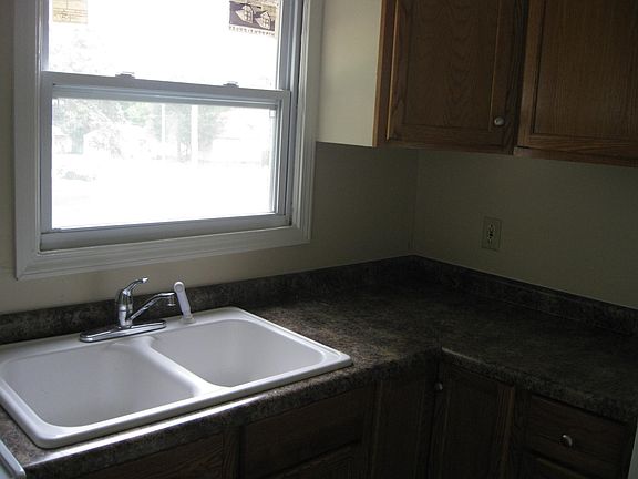 5th image of 522 Miriam Ave