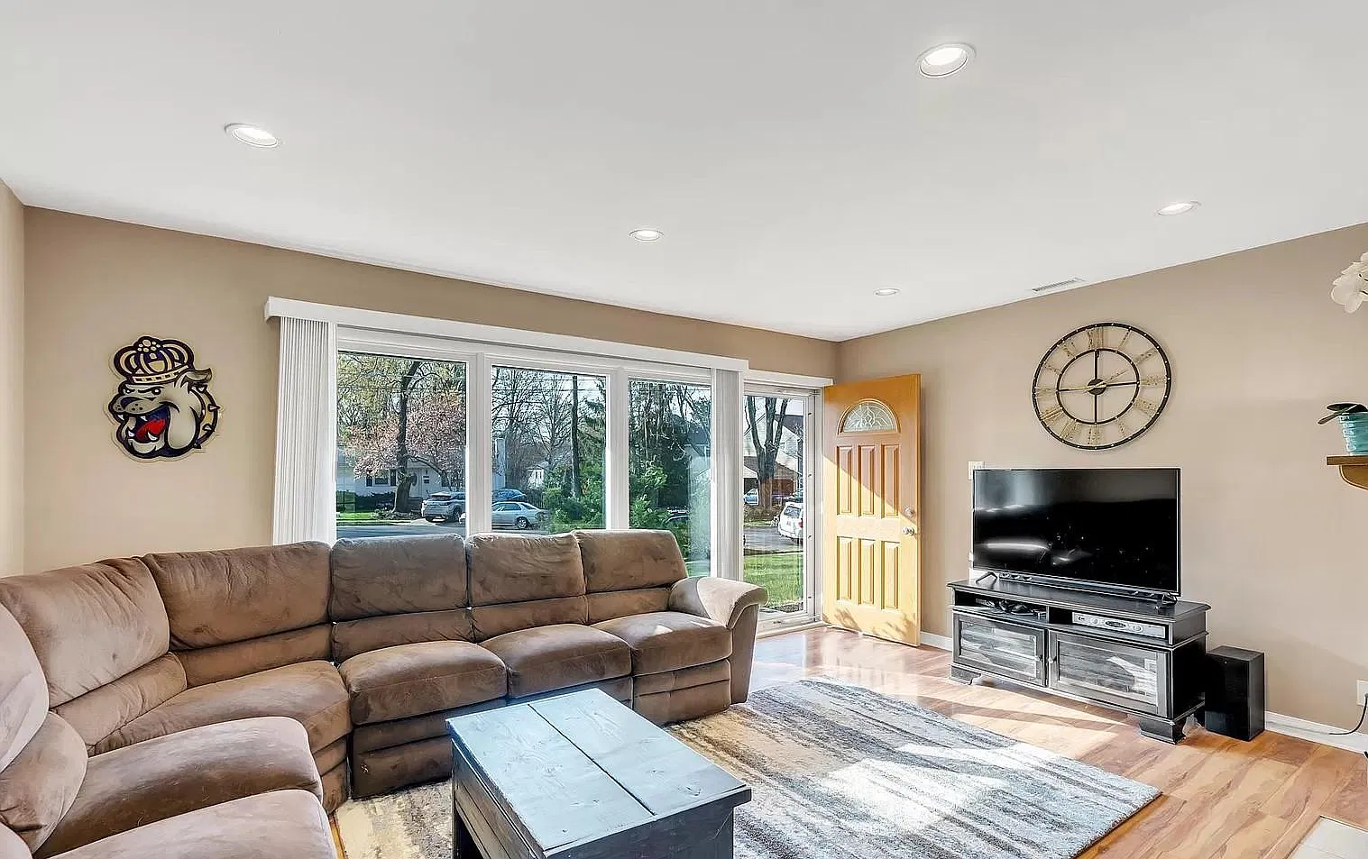 3 bed, 1450 sqft, $3,750 — Photo 3