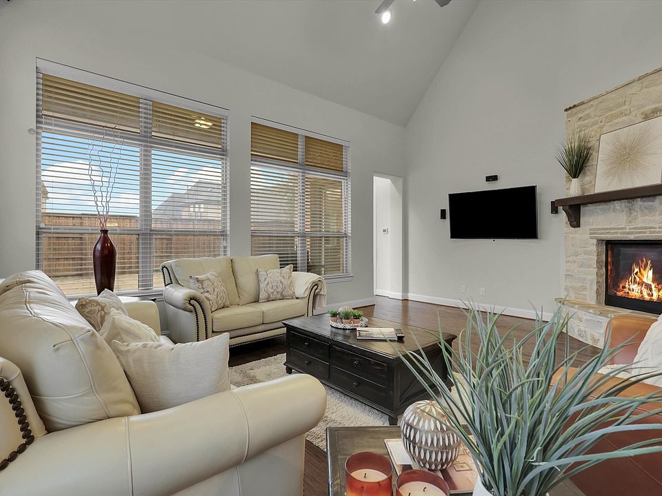 1st image of 4620 Desert Willow Dr