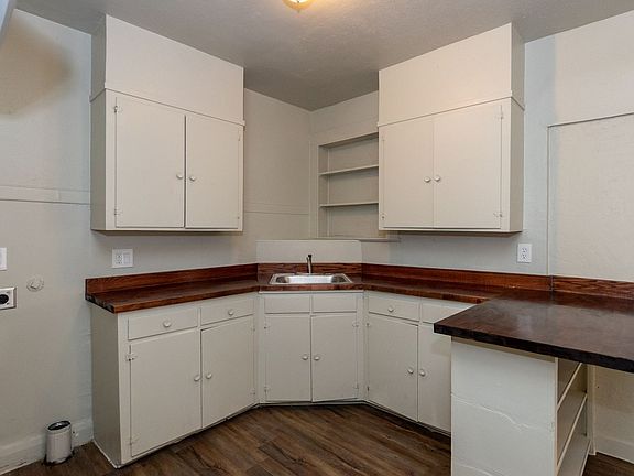 2nd image of 1435 Magnolia St #B