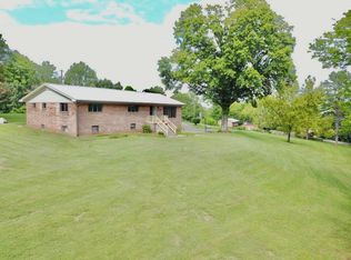 1346 Lodwick Dr, Louisville, TN 37777