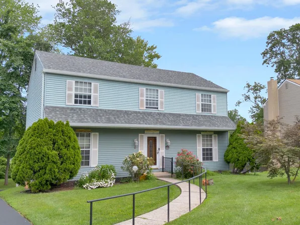 70 Saint Davids Rd, Springfield, PA 19064