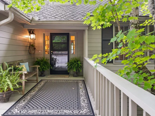 100 Scenic Hwy APT 32, Lookout Mountain, TN 37350