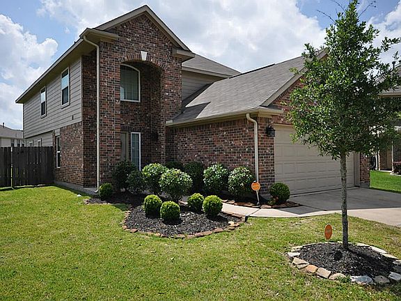 2nd image of 13703 Lacy Cove Ct