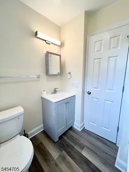 3 bed, 1.5 bath, $3,200 — Photo 4