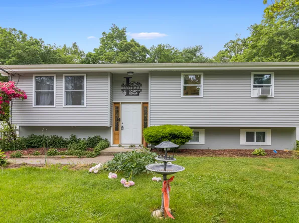 24 Blacksmith Drive, Ledyard, CT 06339