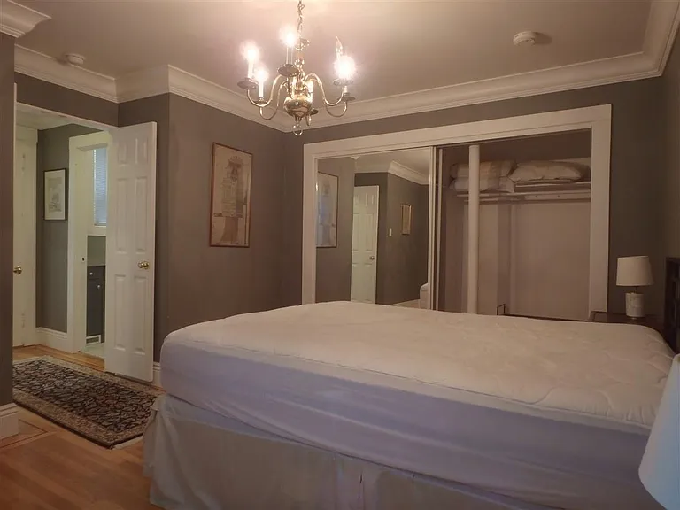 1856 Green St #5 — Photo 10