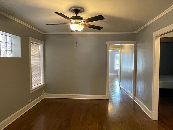 2nd image of 3821 N Sawyer Ave #1