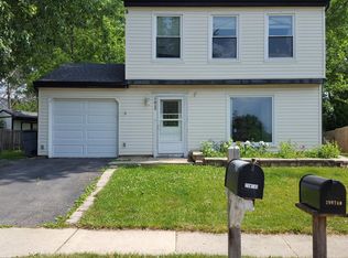 29W740 Wembly Dr, Warrenville, IL 60555