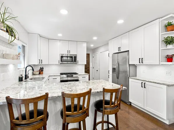 10217 Valley Forge Ln N, Maple Grove, MN 55369