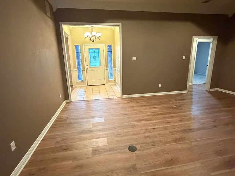 904 Oakmont Dr — Photo 11