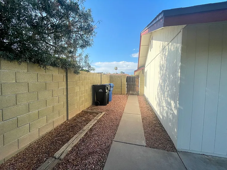 1660 W Natal Ave — Photo 15