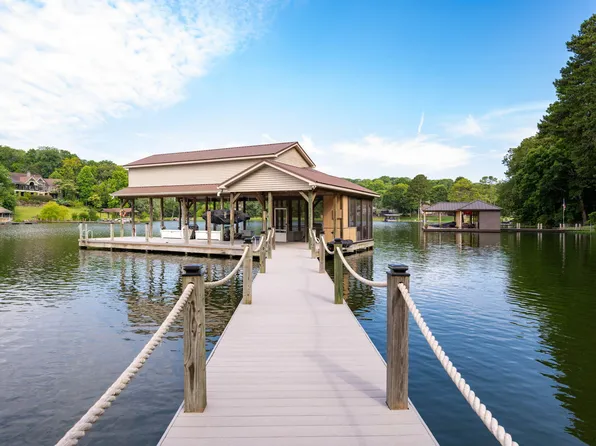 2106 Wisteria Dr, Hixson, TN 37343