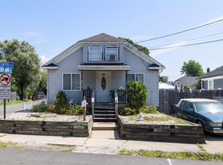 45 Center Ave, Bay Shore, NY 11706