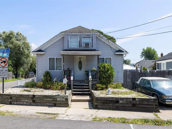 45 Center Avenue, Bay Shore, NY 11706