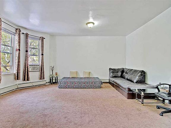 3rd image of 3269 Kennedy Blvd
