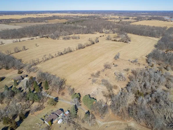 9550 Case Rd, Brooklyn, MI 49230