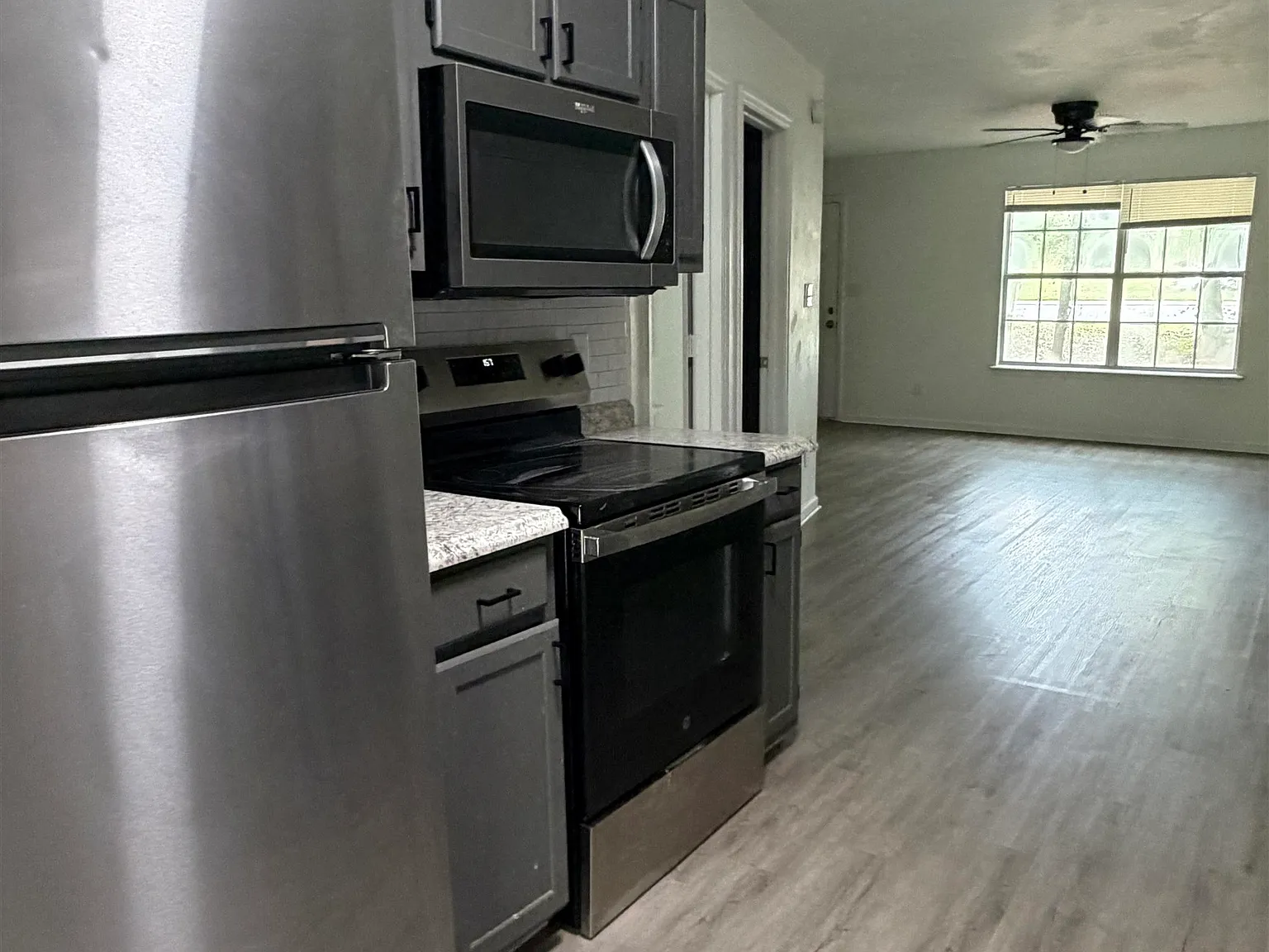 4 bed, 1280 sqft, $1,600 — Photo 3