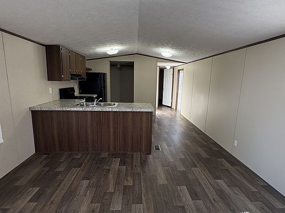 3rd image of 21 Amos Valley Dr