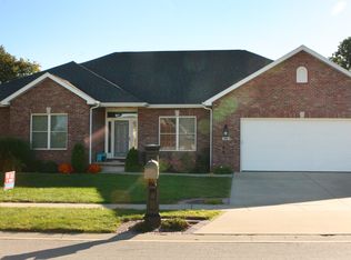 522 Heathrow Ln, Rochester, IL 62563