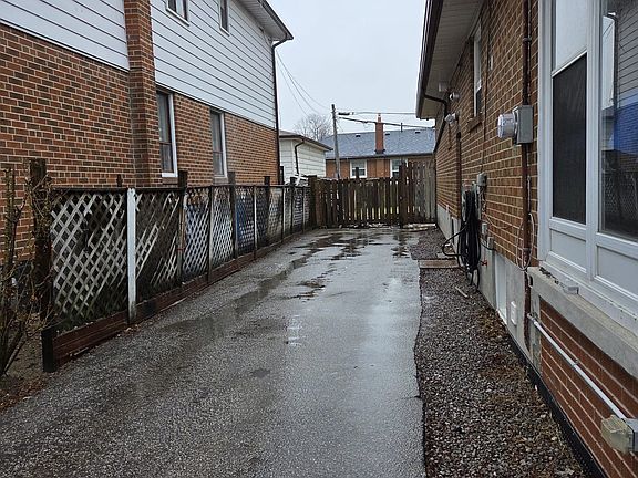 2nd image of 478 Brimley Rd