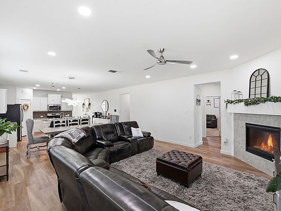 3rd image of 7645 Spring Dr