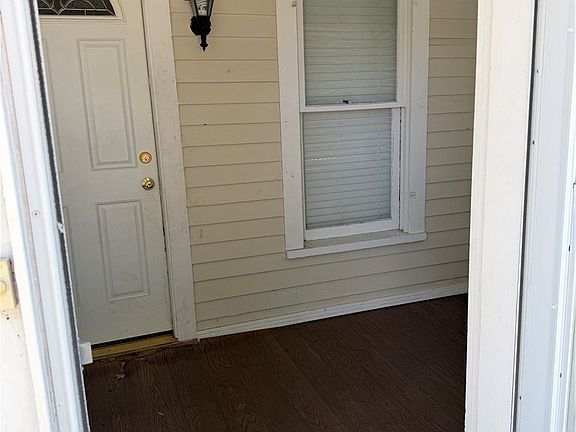 3rd image of 501 Madison St