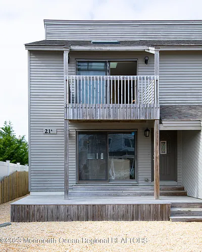21 Brown Ave Photo 1