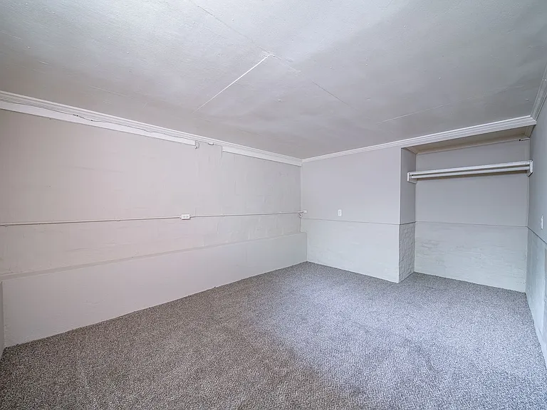 2204 7th Ave — Photo 14
