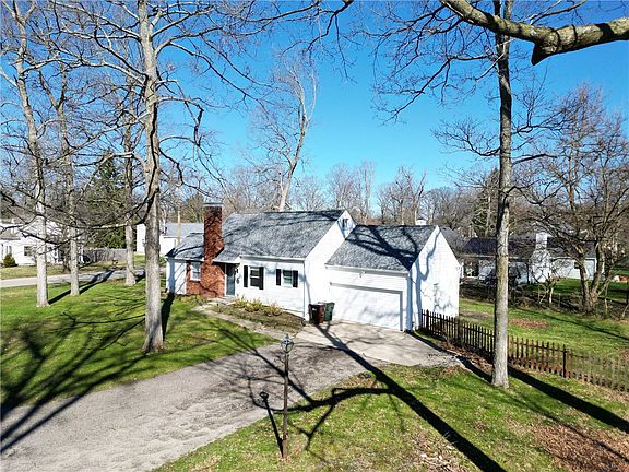 2nd image of 1758 Shady Ln