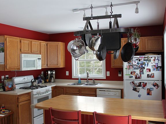 Kitchen with Island