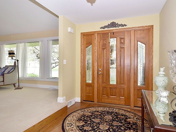4th image of 1811 N Waterman Ave